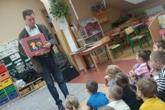 ea32f9a8-2bca-40eb-8241-eefb638b5273