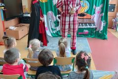 f4165f80-5c6a-4337-b70c-a32346e59352