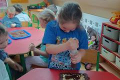 8eda5560-b7a7-4972-8ff2-89ae1c45eecd