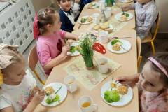 13d1fb20-0598-4dd9-be4d-76847240707e